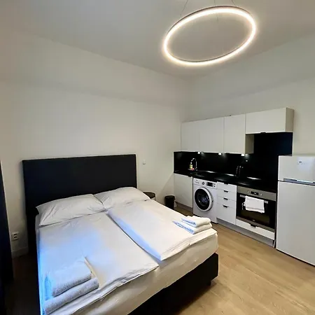 Figaro Aparthotel 4*