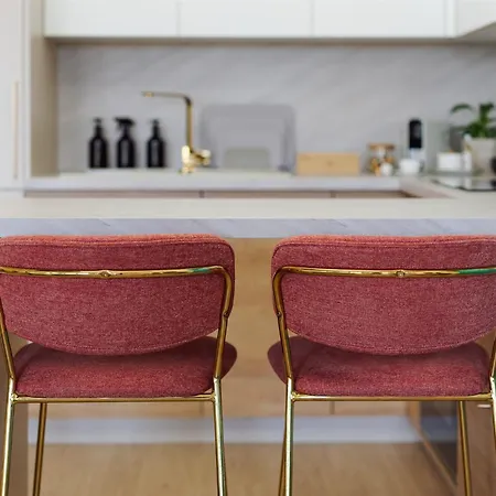 Apartman Good Vibe Near Metro - Garage, Air-conditioning, Vinyl Player