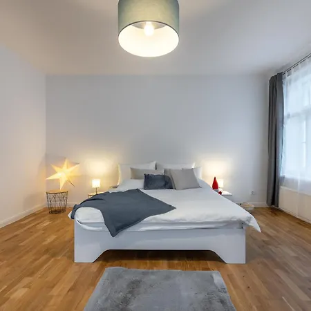 Petrska Apartment *