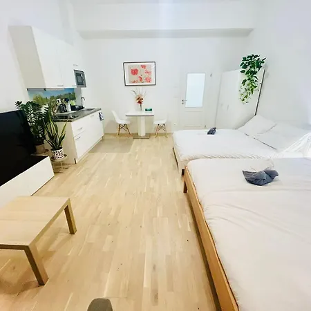 Apartment Cozy Design Right Next To Wenceslas Square
