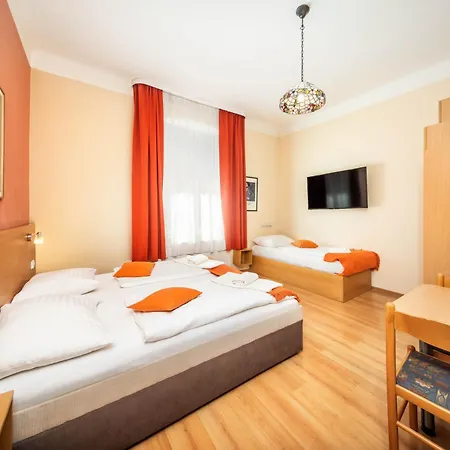 Hotell Golden Garni 3*