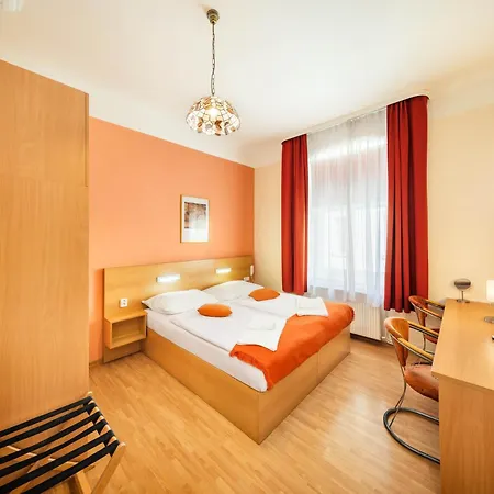 Golden Garni Hotell Prag