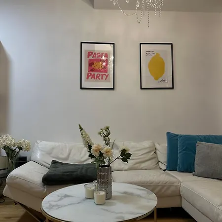 Pasta Party Apartment, Free Parking, Fully Equipped *