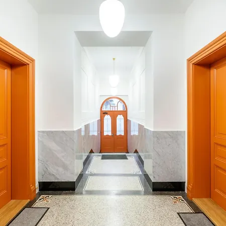 Luxusni Designovy Emotion Se Saunou V Srdci Kralovskych Vinohrad