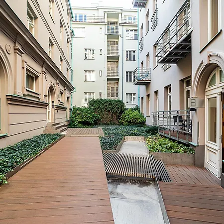 Apartment Modern Apt With Portable Ac And Cozy Terrace *