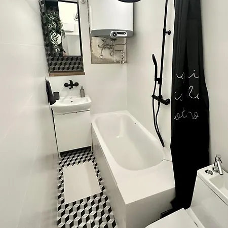 Location In Prague! 4 Bedrooms And Super Host! * Praga
