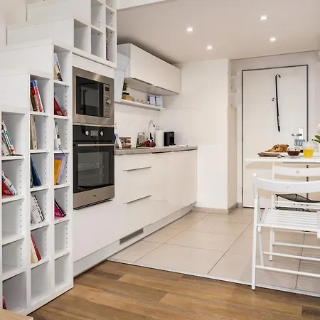 Days - Cozy - Netflix - Hip Karlin Apartment