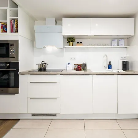 Apartment Days - Cozy - Netflix - Hip Karlin Prague