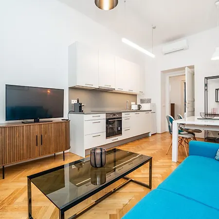 Apartment Cute With The Terrace And Ac
