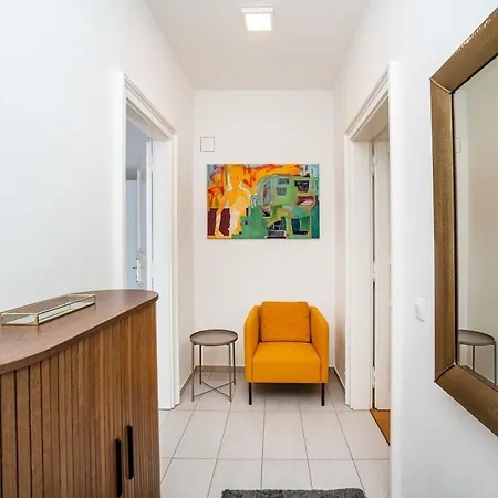 Cute With The Terrace And Ac Apartment