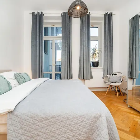 Apartment Cute With The Terrace And Ac Prague