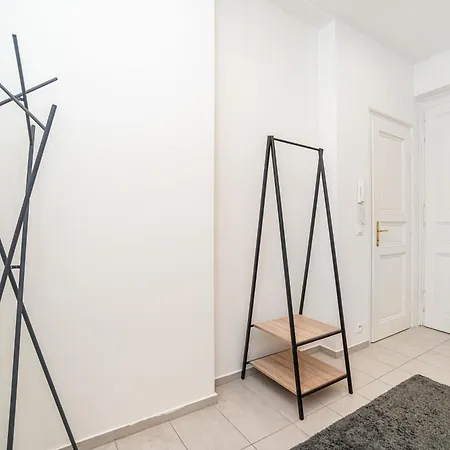 Cute With The Terrace And Ac Apartment *