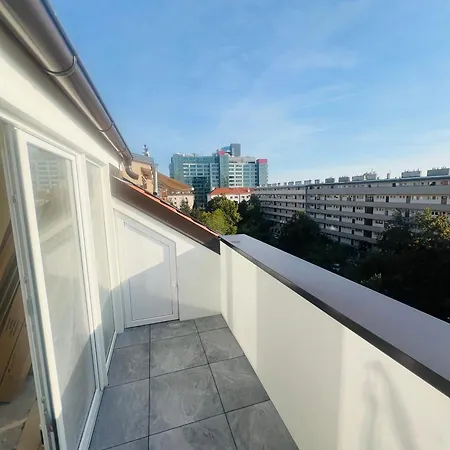 Apartament New Sunny Rooftop With A Terrace 10-15 Minutes Drive From Centre
