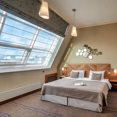 Crown Palace By Adrez Apart-hotel