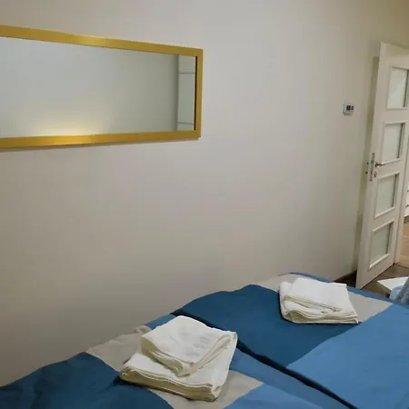 Charm Deco Near Old Town, All-friendly Apartment *