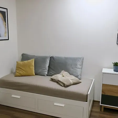 Charm Deco Near Old Town, All-friendly Apartment *