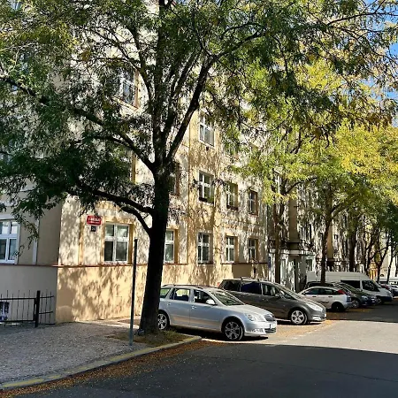 Charm Deco Near Old Town, All-friendly Apartment