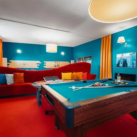 Private Casino Royal *