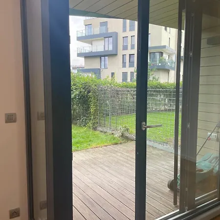 Apartment Peaceful Escape & Cozy Backyard Prague