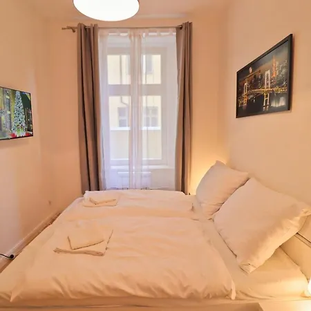 Spacious In The Center Of Apartman *