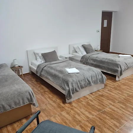 Homestay Nad Helmrovkou *