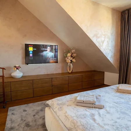 Lägenhet Luxury Rooftop With Fantastic Views Prag