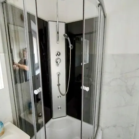 Apartment Duplex With Garden Prague