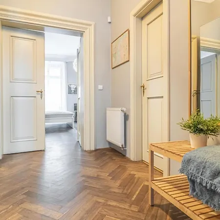 Cozy Mala Strana In Apartment *