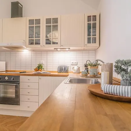 Luxury Karmelitska 2b * Prag