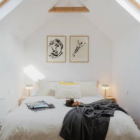 Apartment Days - Attic Maisonette - Workspace - Netflix - Vinohrady *