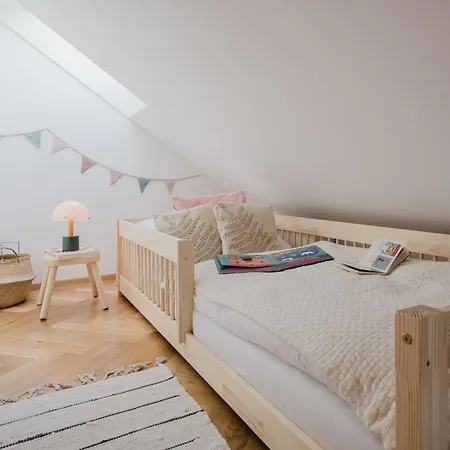 Apartment Days - Attic Maisonette - Workspace - Netflix - Vinohrady Prague