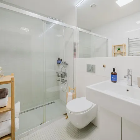 Apartment Days - Attic Maisonette - Workspace - Netflix - Vinohrady Prague