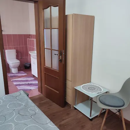 Nad Helmrovkou Homestay Prague