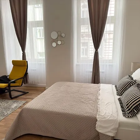 New! Deluxe In Centre! Florence! Praag