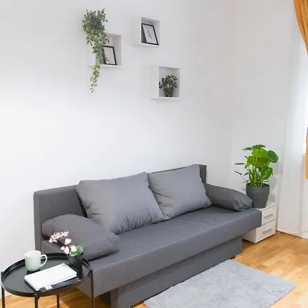 Cozy Retreat By Wenceslas Square Apartment
