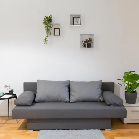 Cozy Retreat By Wenceslas Square Apartment