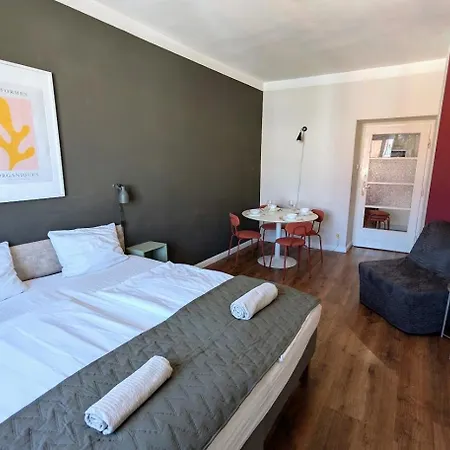 Flat In Zizkov -502-