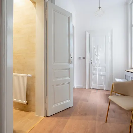 Prekrasny 2bdr Na Praze 1 Apartment