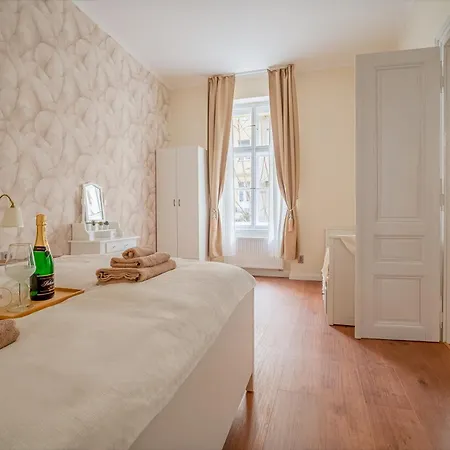 Apartment Prekrasny 2bdr Na Praze 1