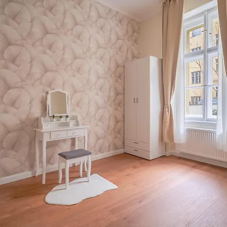 Prekrasny 2bdr Na Praze 1 Apartment *