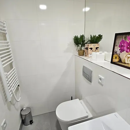 Live-inn 2 Bdr Family For 1-8 Guests, 20 Mins To Center, Lift, Gym, Reception, Parking, Roof Terrace, Game & Party Апартаменты *