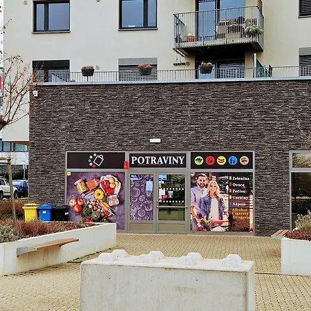 Live Apartment *