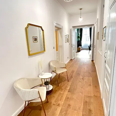 Prekrasny 2bdr Na Praze 1 Prague