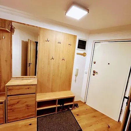Light & Wood Design - 89 M2 In Apartment Prague