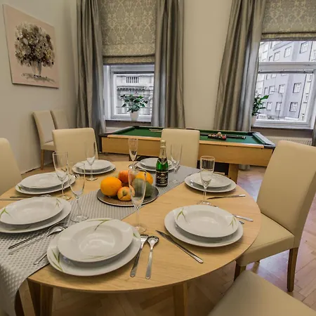 Royal With Sauna And Billiards Apartment Prague