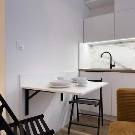 Real Living By Refa Karlin 208 Apartment *