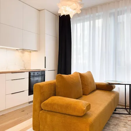 Real Living By Refa Karlin 208 Prague