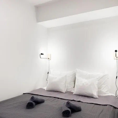 Real Living By Refa Karlin 208 Apartment