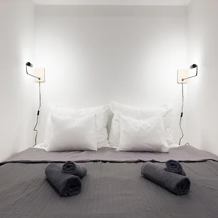 Apartment Real Living By Refa Karlin 208