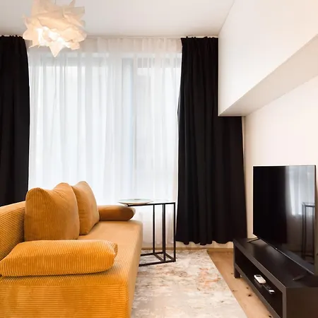 Apartment Real Living By Refa Karlin 208